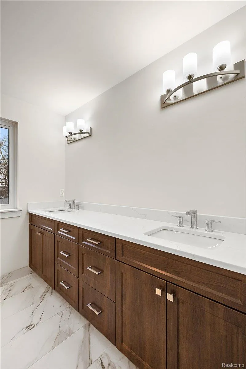 2911 Walsh Drive Rochester Hills City, MI 48309