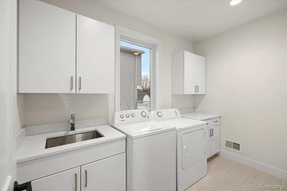 2911 Walsh Drive Rochester Hills City, MI 48309