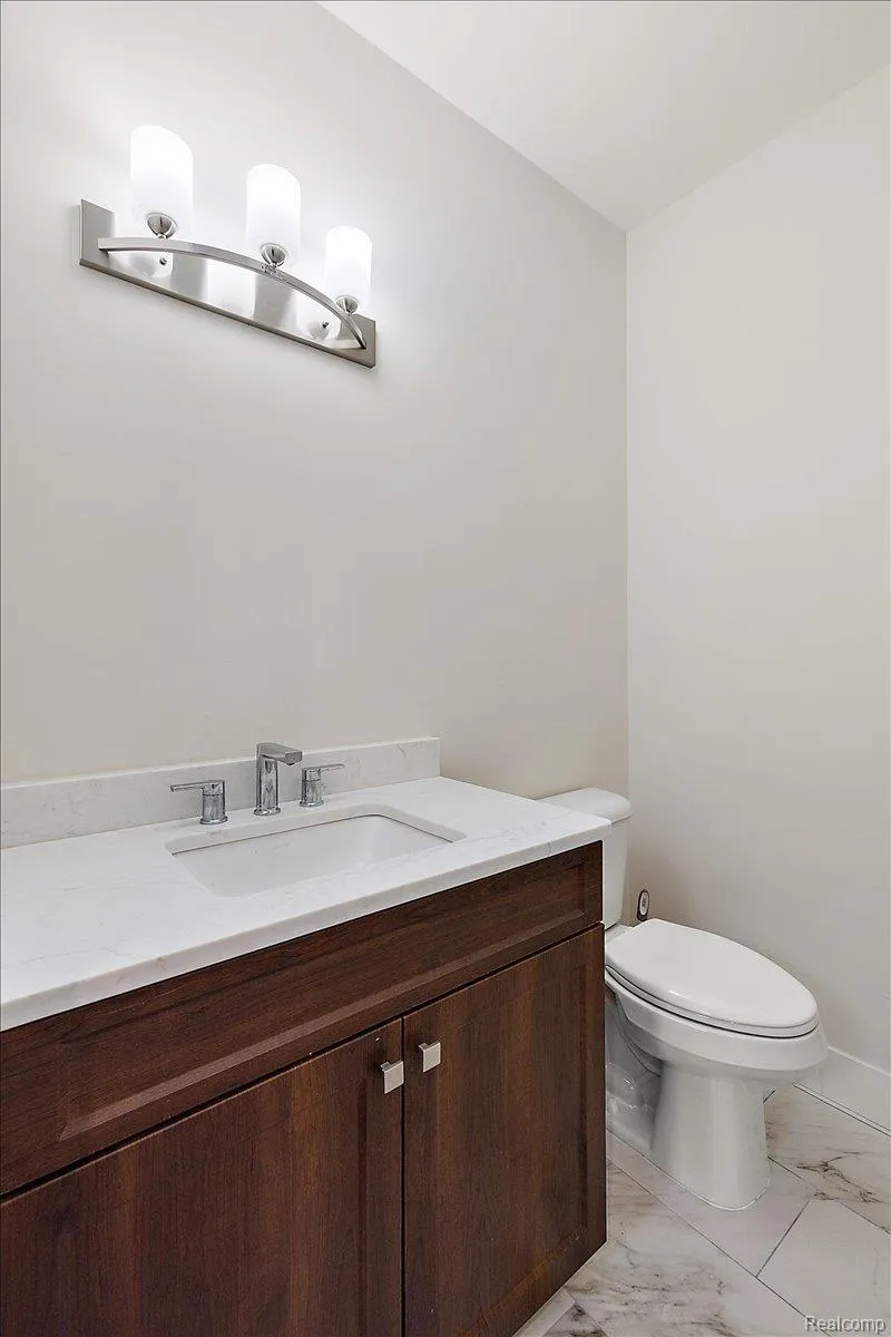 2911 Walsh Drive Rochester Hills City, MI 48309