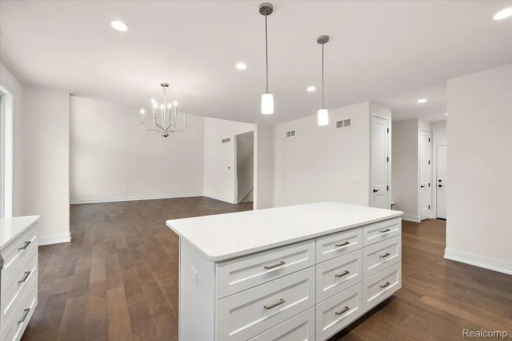 2911 Walsh Drive Rochester Hills City, MI 48309