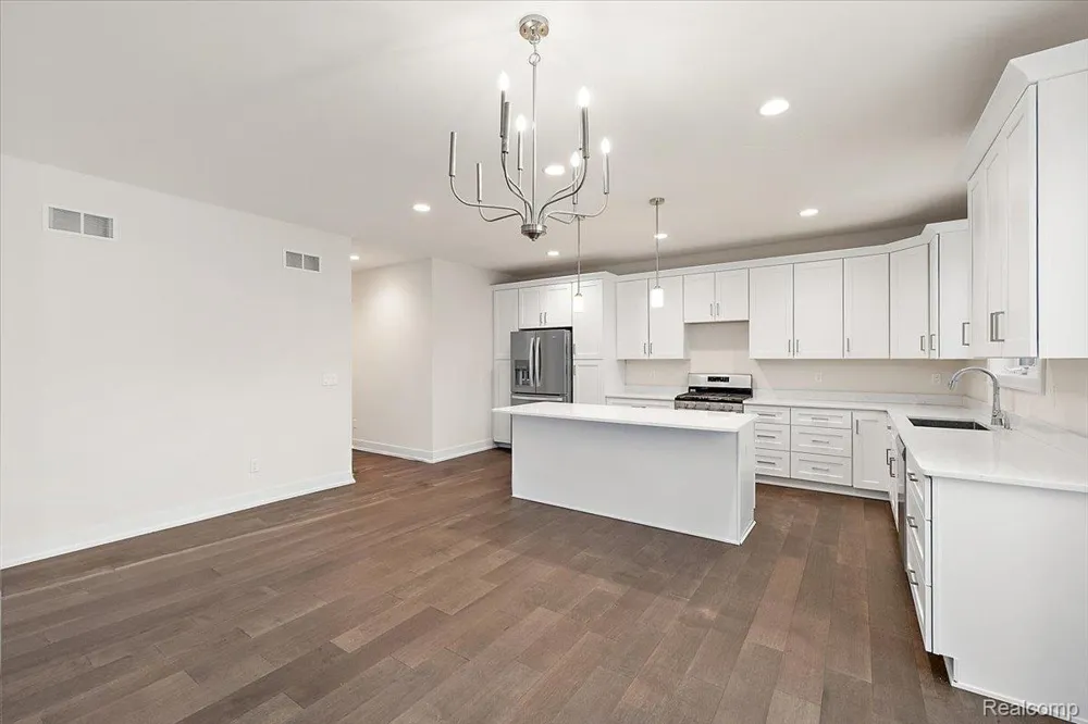 2911 Walsh Drive Rochester Hills City, MI 48309