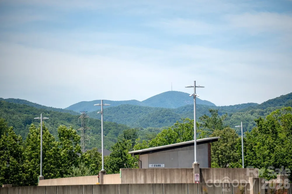 69 Stamford Street Asheville, NC 28803