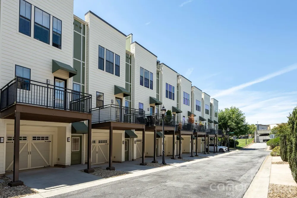 69 Stamford Street Asheville, NC 28803