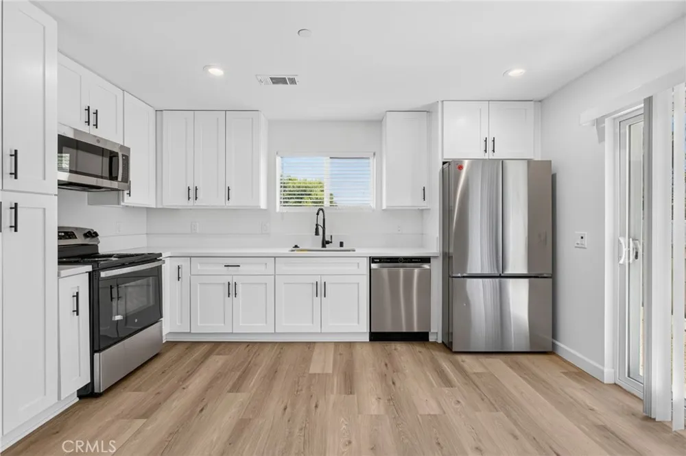 593 E 12th St #2 Beaumont, CA 92223
