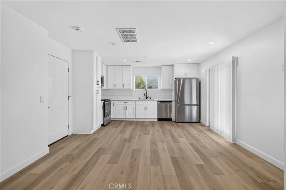 593 E 12th St #2 Beaumont, CA 92223