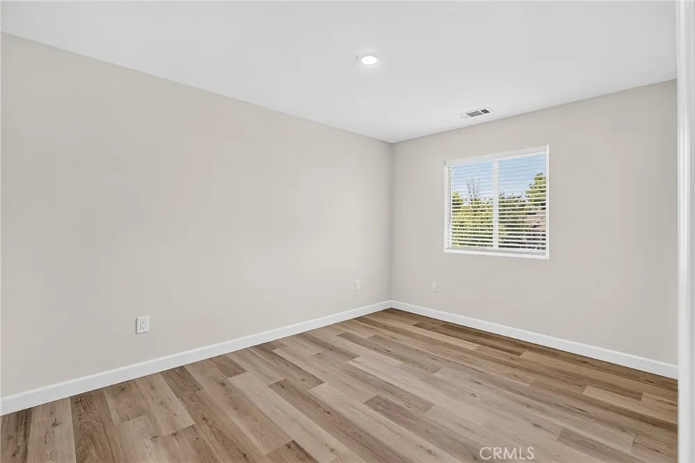 593 E 12th St #2 Beaumont, CA 92223