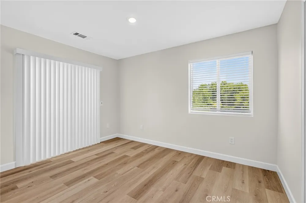 593 E 12th St #2 Beaumont, CA 92223