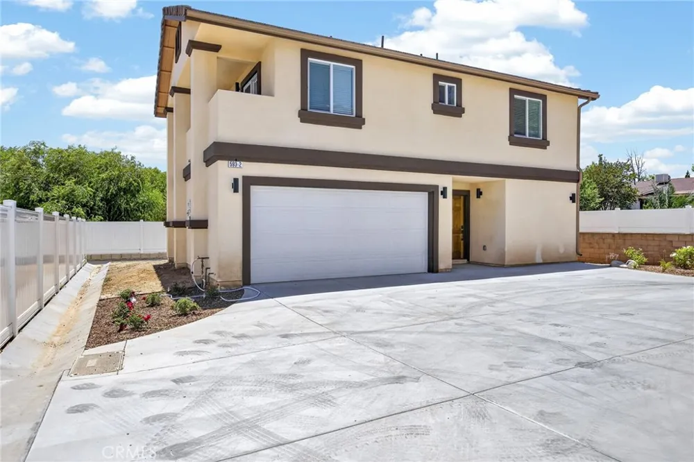 593 E 12th St #2 Beaumont, CA 92223