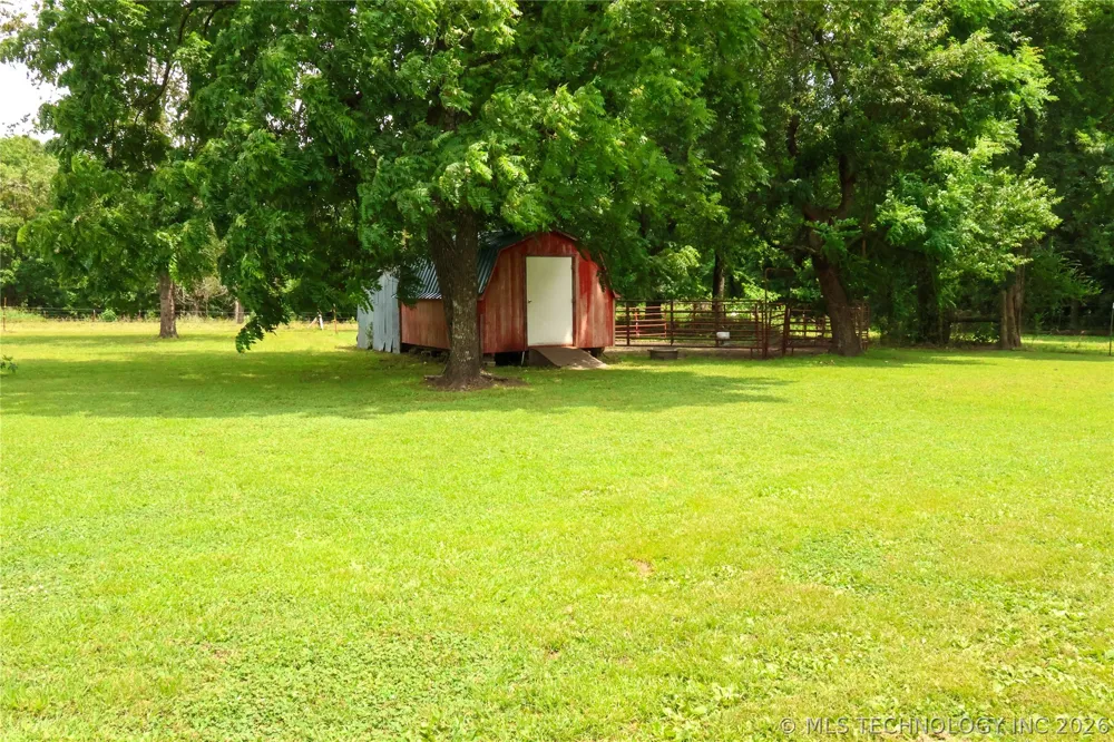 133 SW 650 ROAD Chouteau, OK 74337