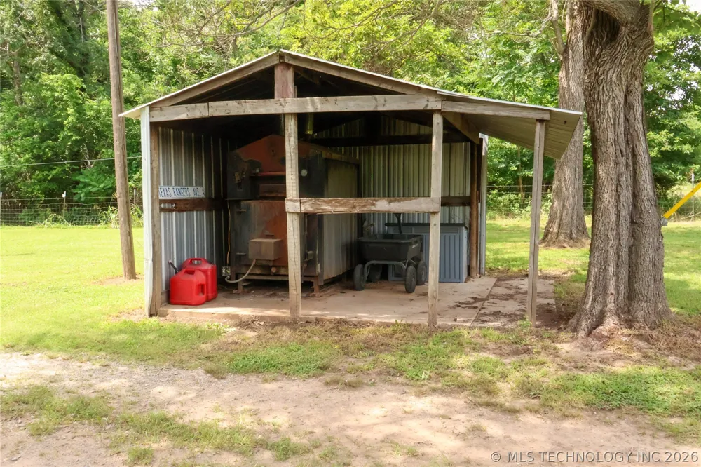 133 SW 650 ROAD Chouteau, OK 74337