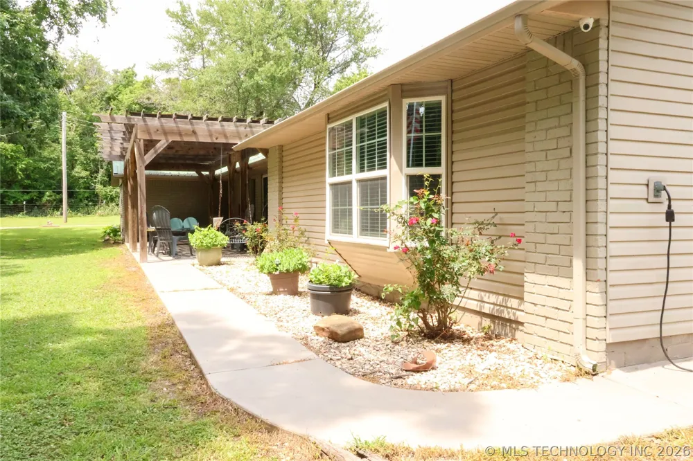 133 SW 650 ROAD Chouteau, OK 74337