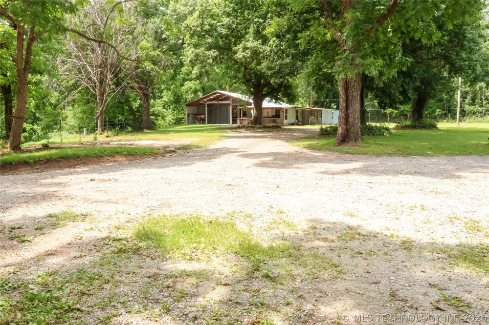 133 SW 650 ROAD Chouteau, OK 74337