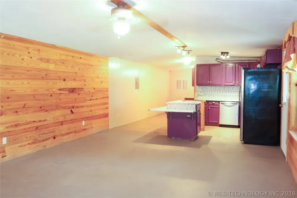 133 SW 650 ROAD Chouteau, OK 74337