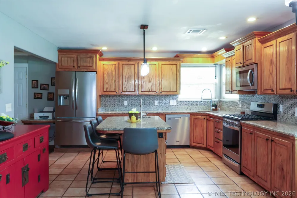 133 SW 650 ROAD Chouteau, OK 74337