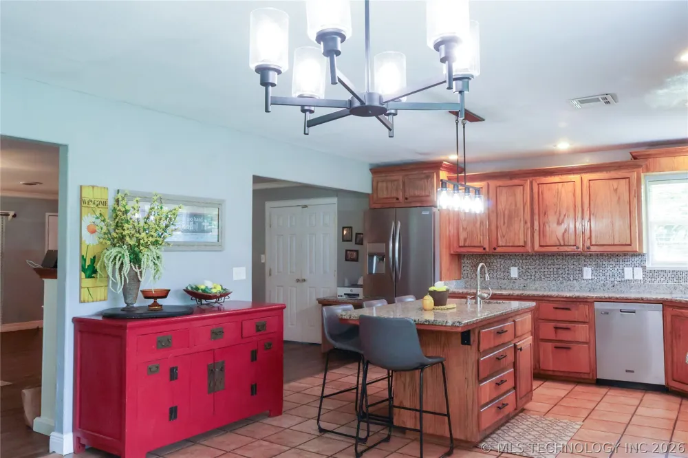 133 SW 650 ROAD Chouteau, OK 74337
