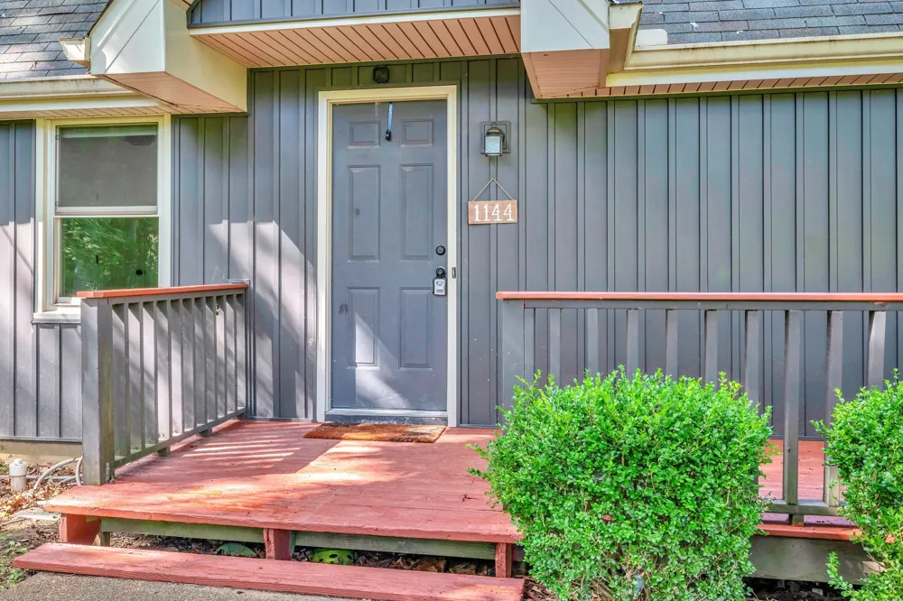 1144 Chestnut Dr Burns, TN 37029