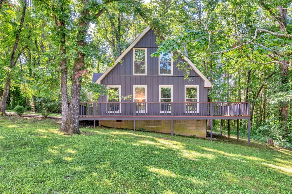 1144 Chestnut Dr Burns, TN 37029