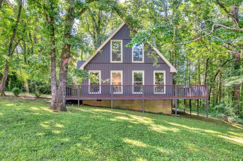 1144 Chestnut Dr