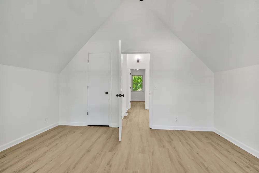 1144 Chestnut Dr Burns, TN 37029