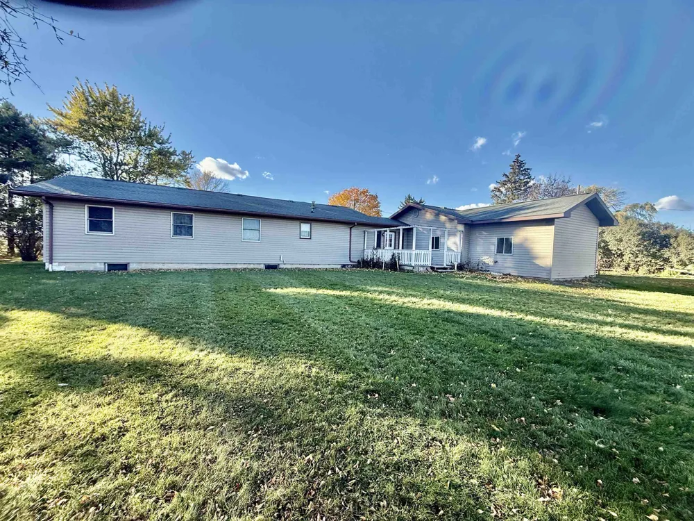 7873 S Rich Road Fulton Township, MI 48856