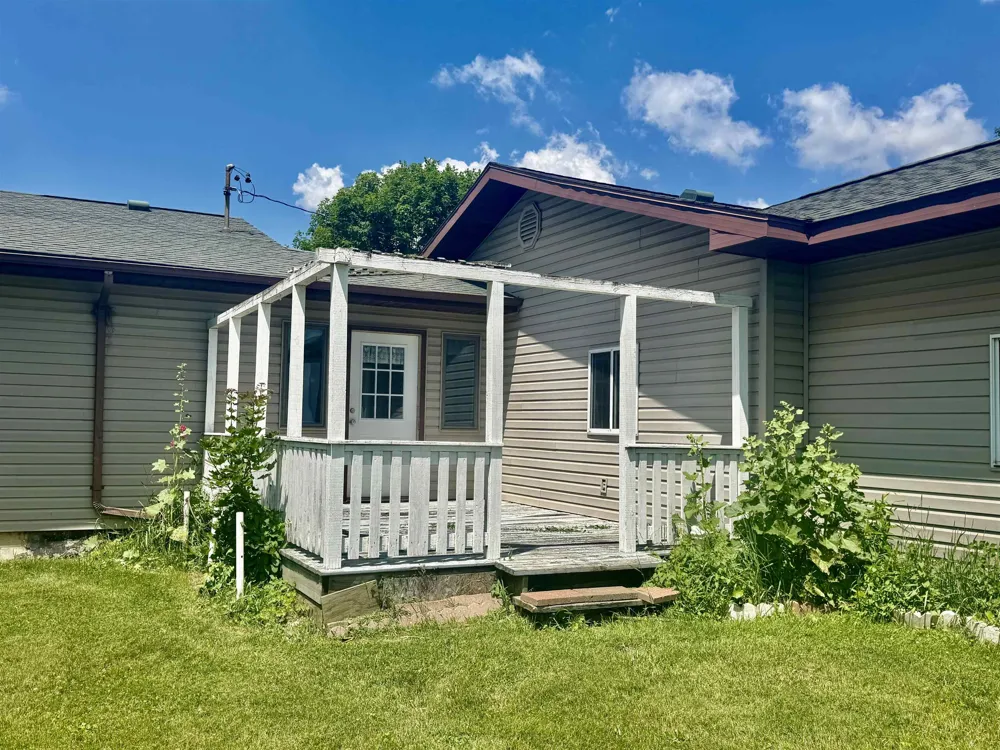 7873 S Rich Road Fulton Township, MI 48856