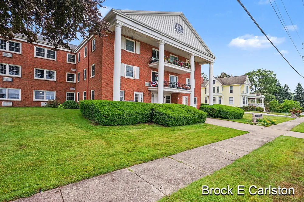 1249 Lakeshore Drive #339 Muskegon City, MI 49441