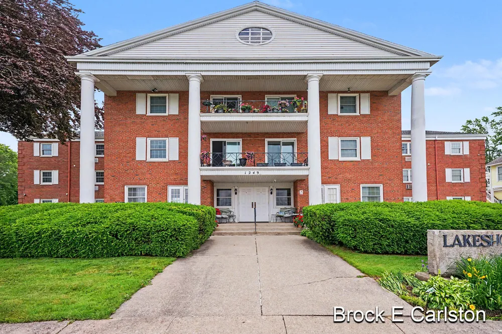 1249 Lakeshore Drive #339 Muskegon City, MI 49441
