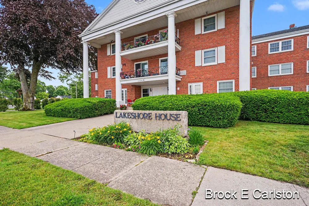 1249 Lakeshore Drive #339 Muskegon City, MI 49441