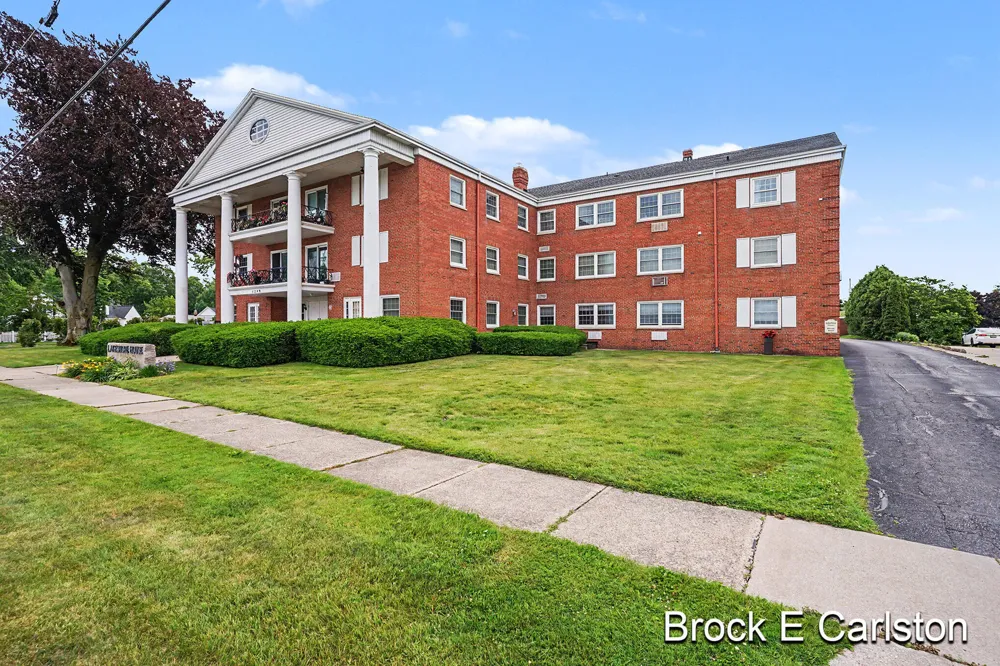 1249 Lakeshore Drive #339 Muskegon City, MI 49441