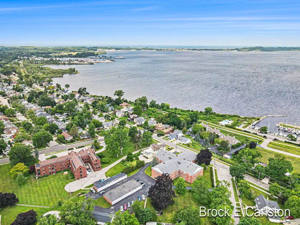1249 Lakeshore Drive #339 Muskegon City, MI 49441