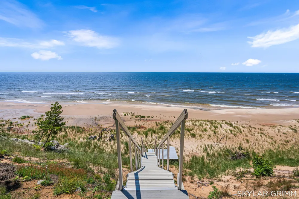 2121 Scenic Drive Laketon Township, MI 49445
