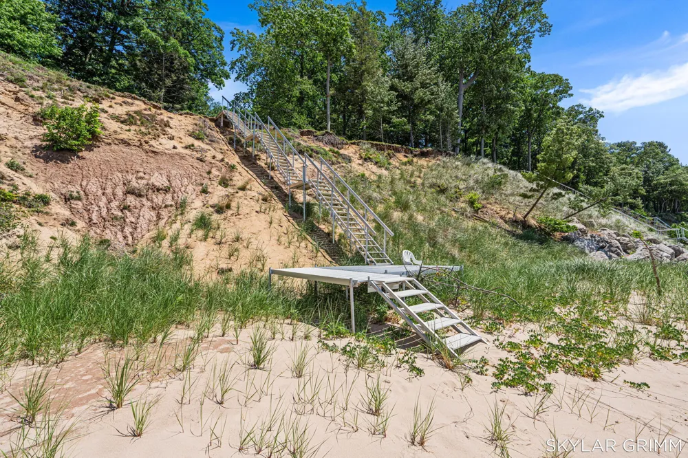 2121 Scenic Drive Laketon Township, MI 49445