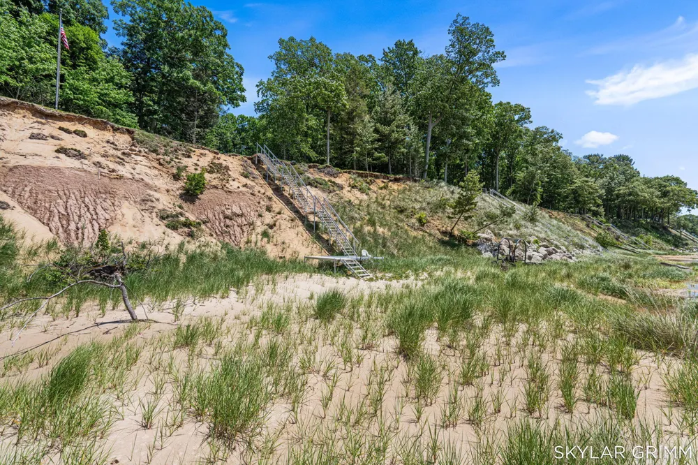 2121 Scenic Drive Laketon Township, MI 49445