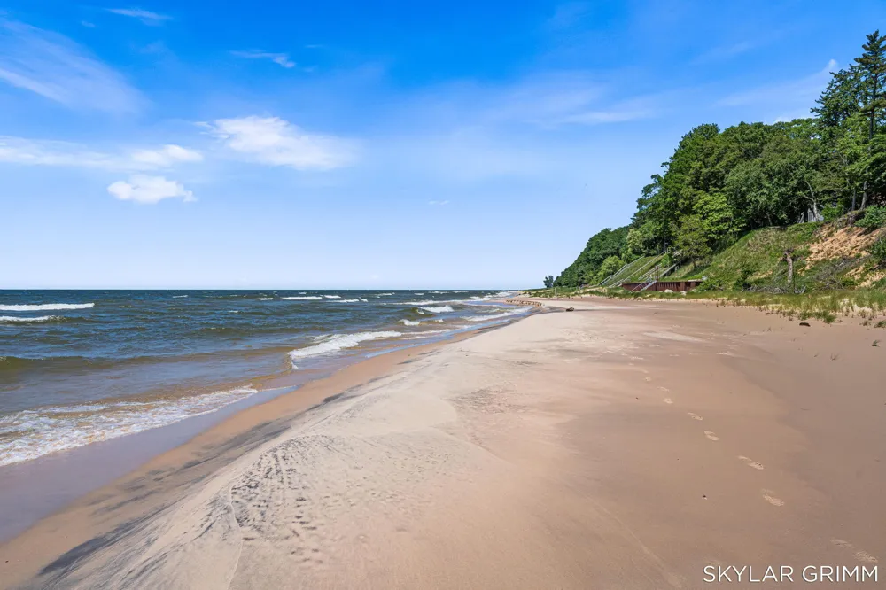 2121 Scenic Drive Laketon Township, MI 49445