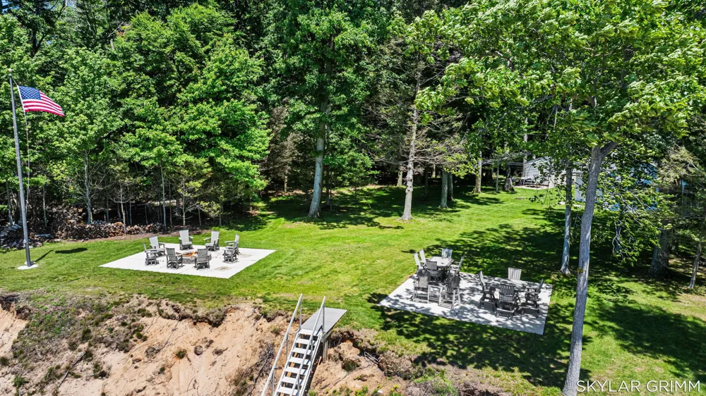 2121 Scenic Drive Laketon Township, MI 49445