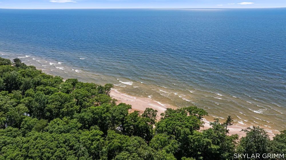 2121 Scenic Drive Laketon Township, MI 49445