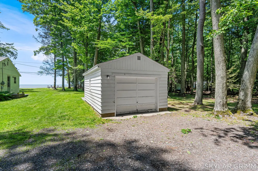 2121 Scenic Drive Laketon Township, MI 49445