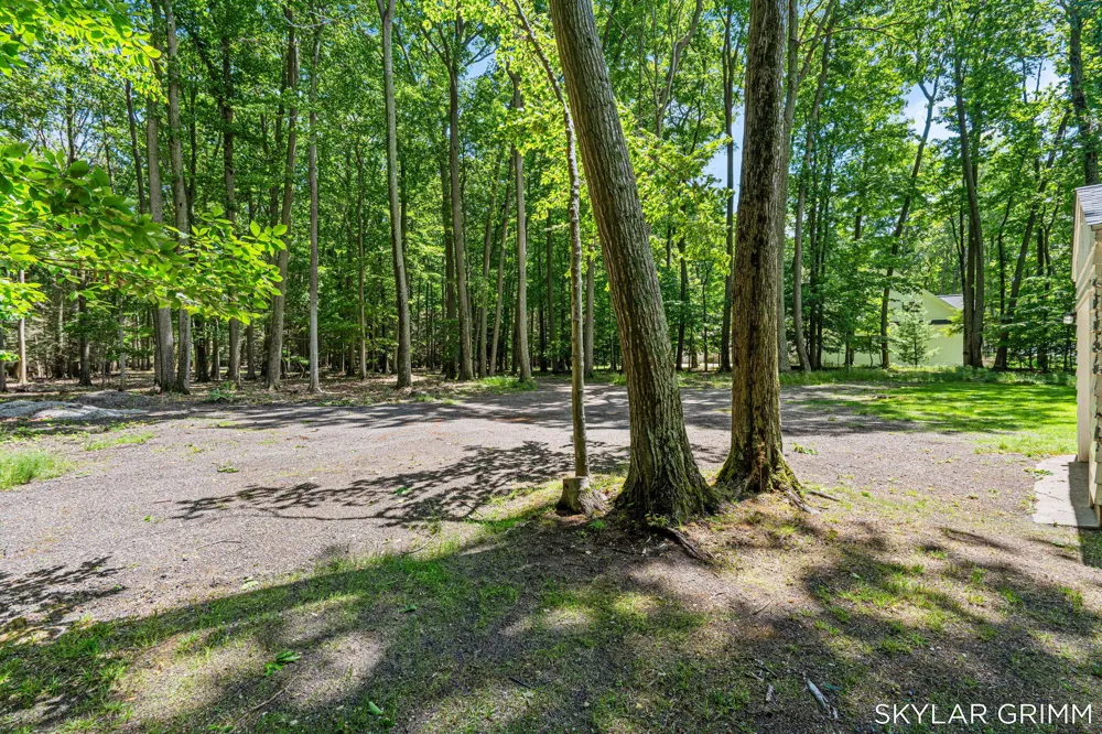 2121 Scenic Drive Laketon Township, MI 49445