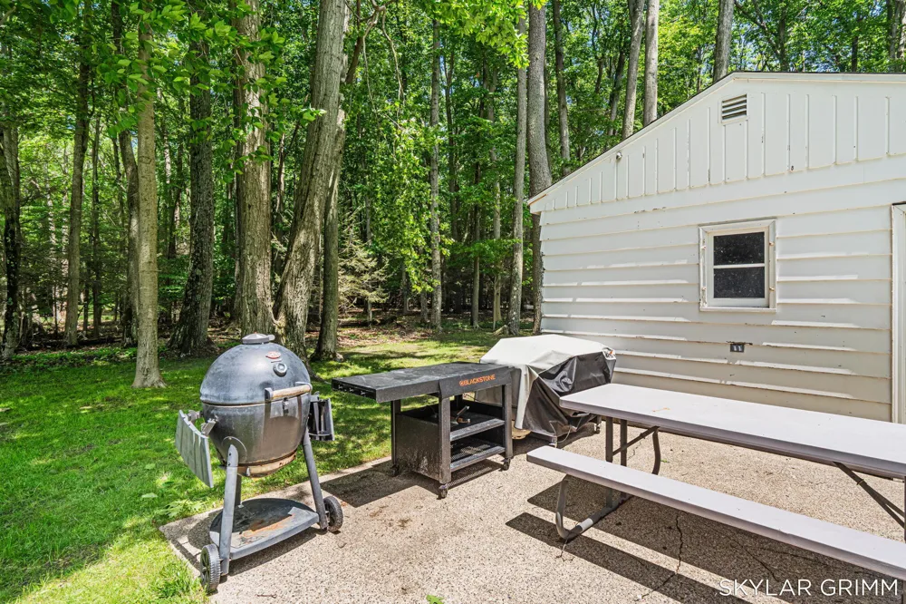 2121 Scenic Drive Laketon Township, MI 49445