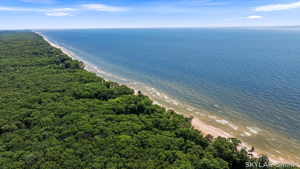 2121 Scenic Drive Laketon Township, MI 49445