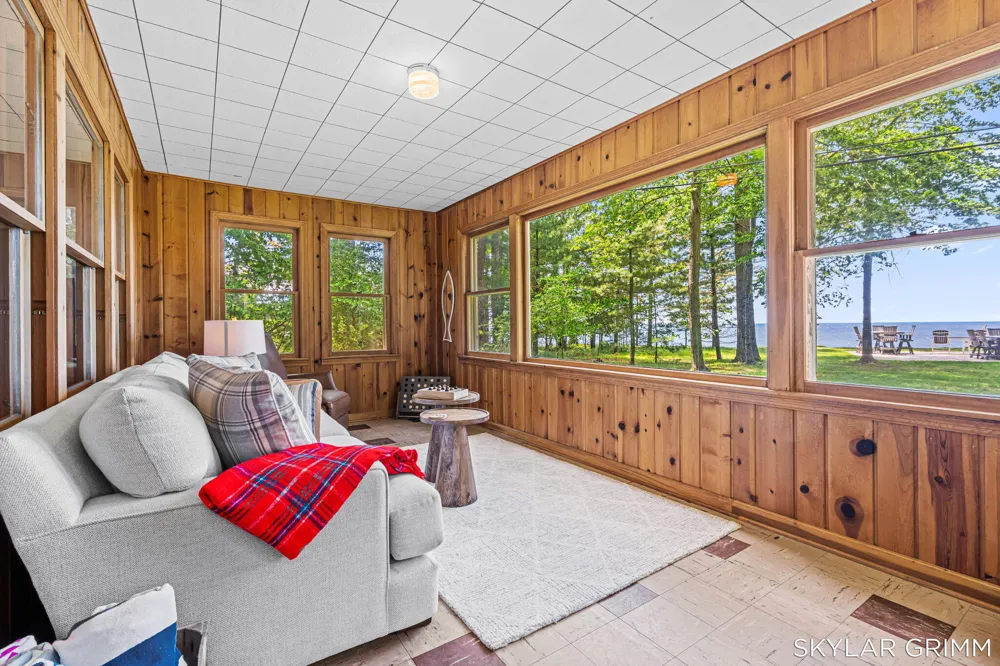 2121 Scenic Drive Laketon Township, MI 49445