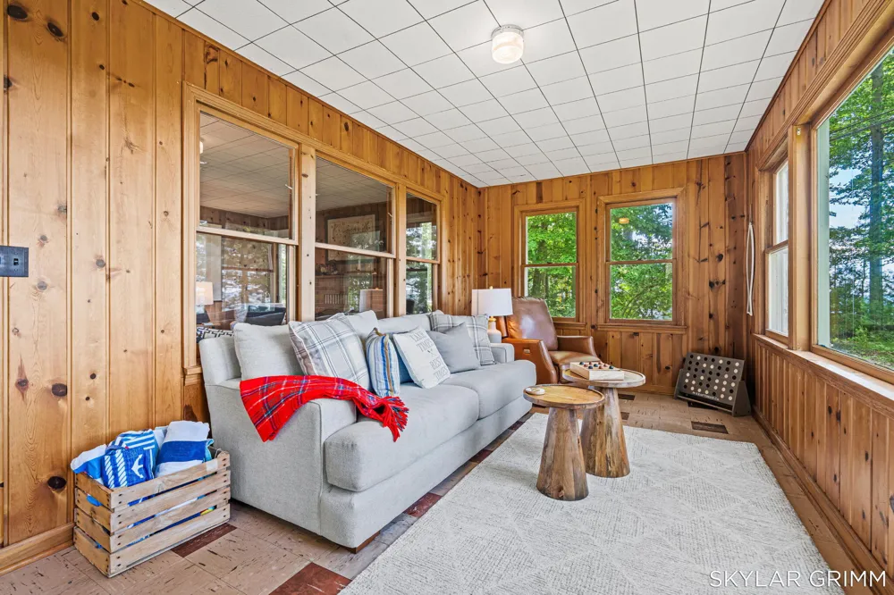 2121 Scenic Drive Laketon Township, MI 49445