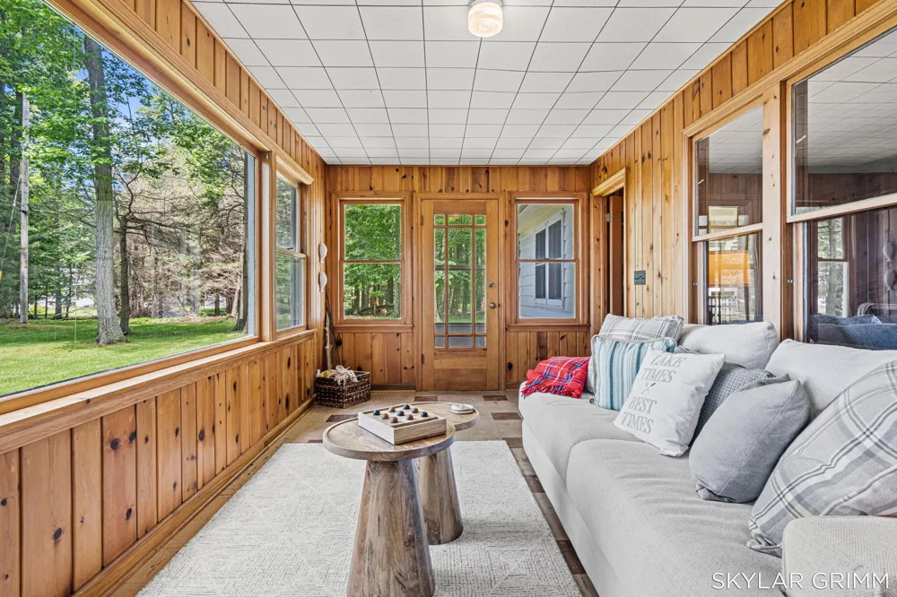 2121 Scenic Drive Laketon Township, MI 49445