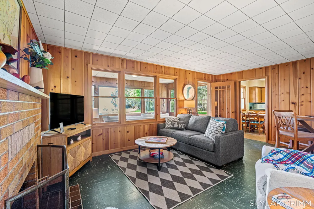 2121 Scenic Drive Laketon Township, MI 49445