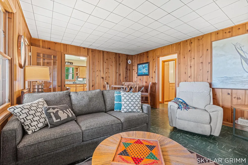 2121 Scenic Drive Laketon Township, MI 49445