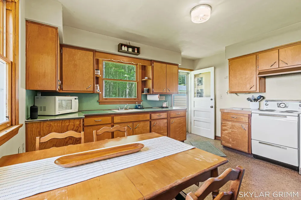 2121 Scenic Drive Laketon Township, MI 49445