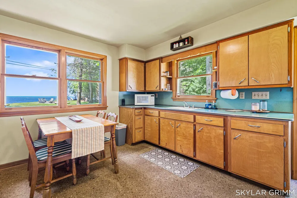 2121 Scenic Drive Laketon Township, MI 49445