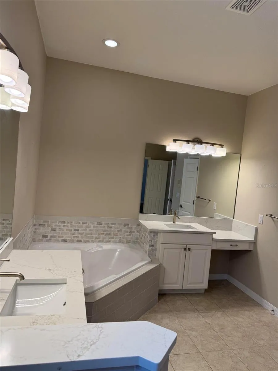 420 PARK LAKE DRIVE Winter Springs, FL 32708