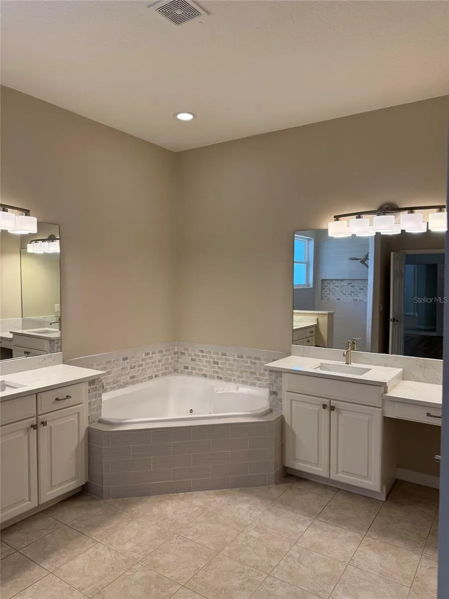420 PARK LAKE DRIVE Winter Springs, FL 32708