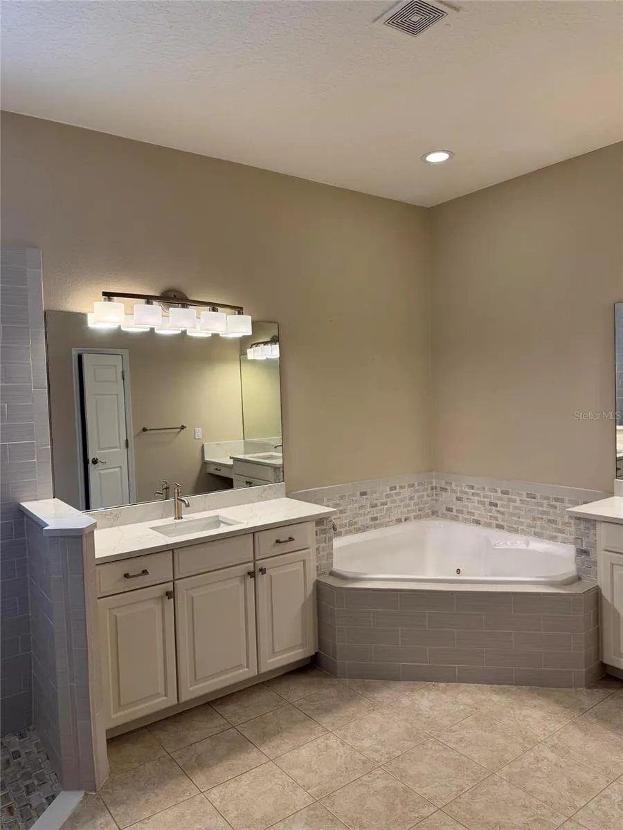 420 PARK LAKE DRIVE Winter Springs, FL 32708